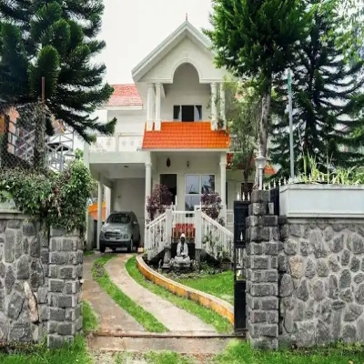 The White-House Homestay